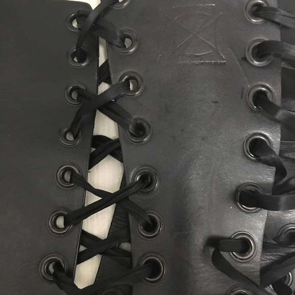 Leather Corset by AMF Korsets - Picture 4 of 4